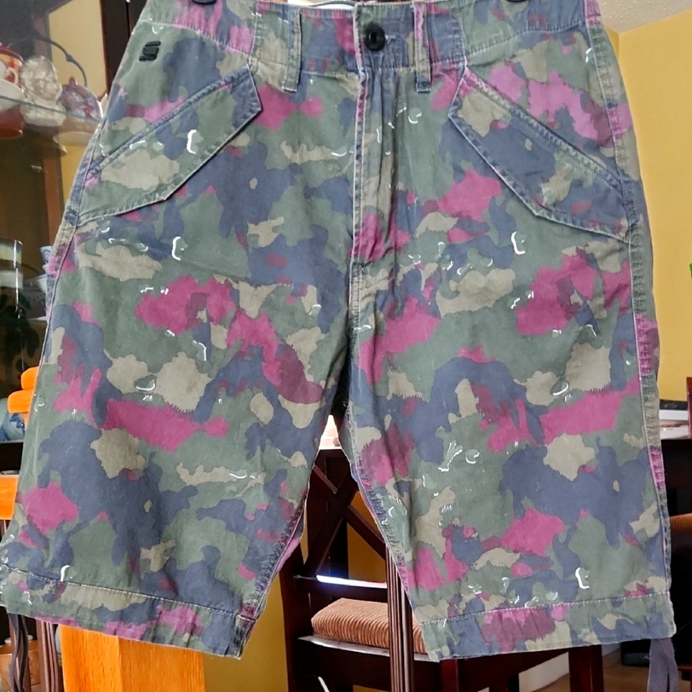 Unisex Camouflage Pattern Shorts